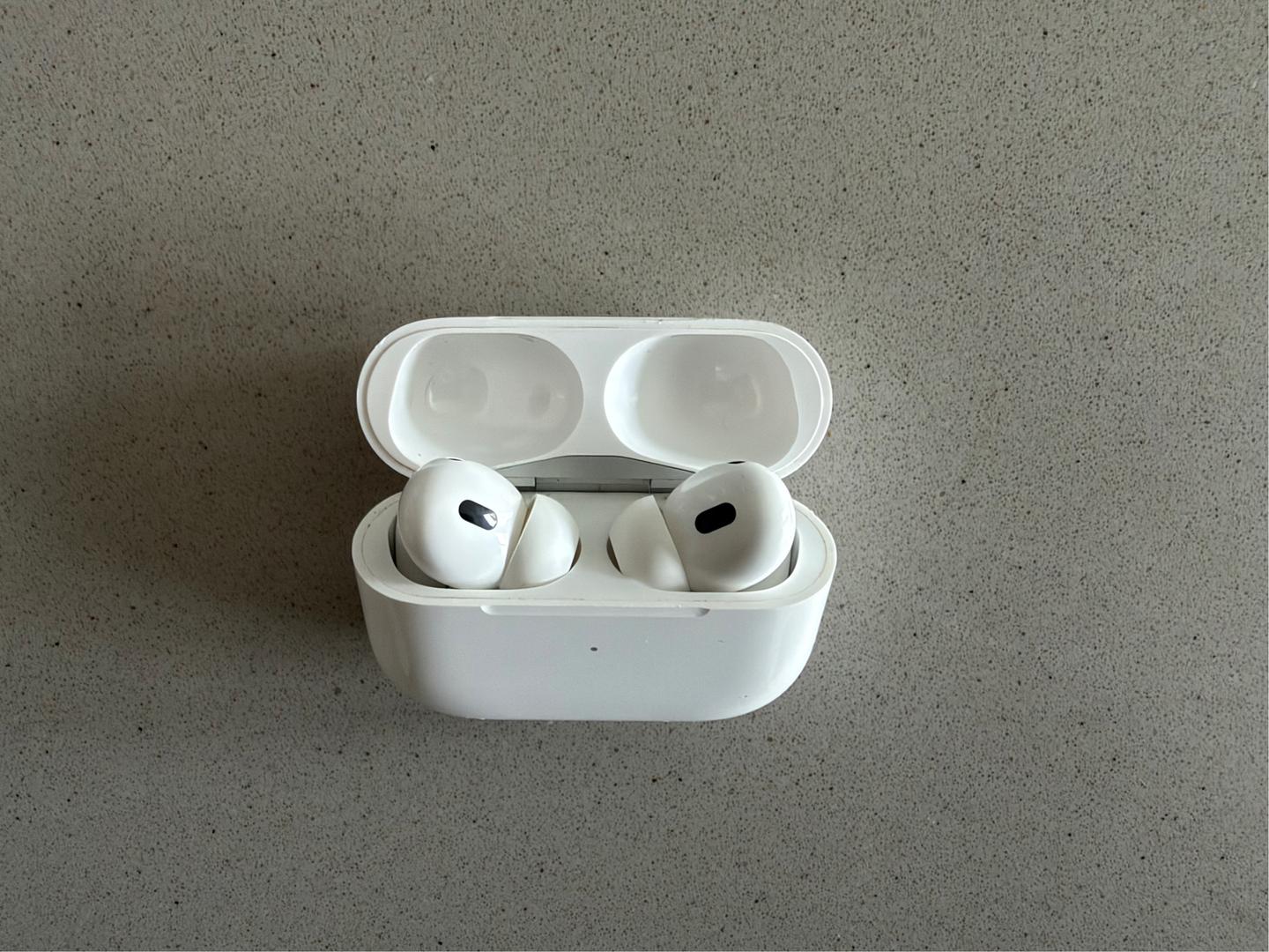 Apple AirPods Pro 2 - USB-C 5
