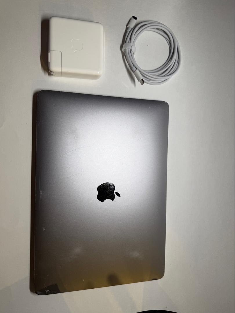 MacBook Air 2020 - 13" - 128 GB, Gris, 8 GB, Intel Core i3 4
