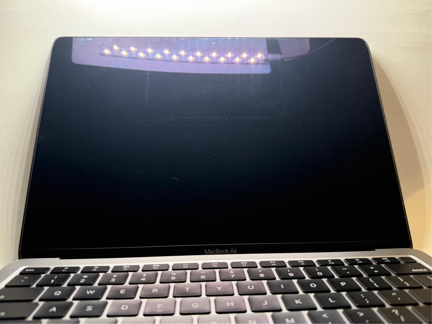 MacBook Air 2020 - 13" - 128 GB, Gris, 8 GB, Intel Core i3 7