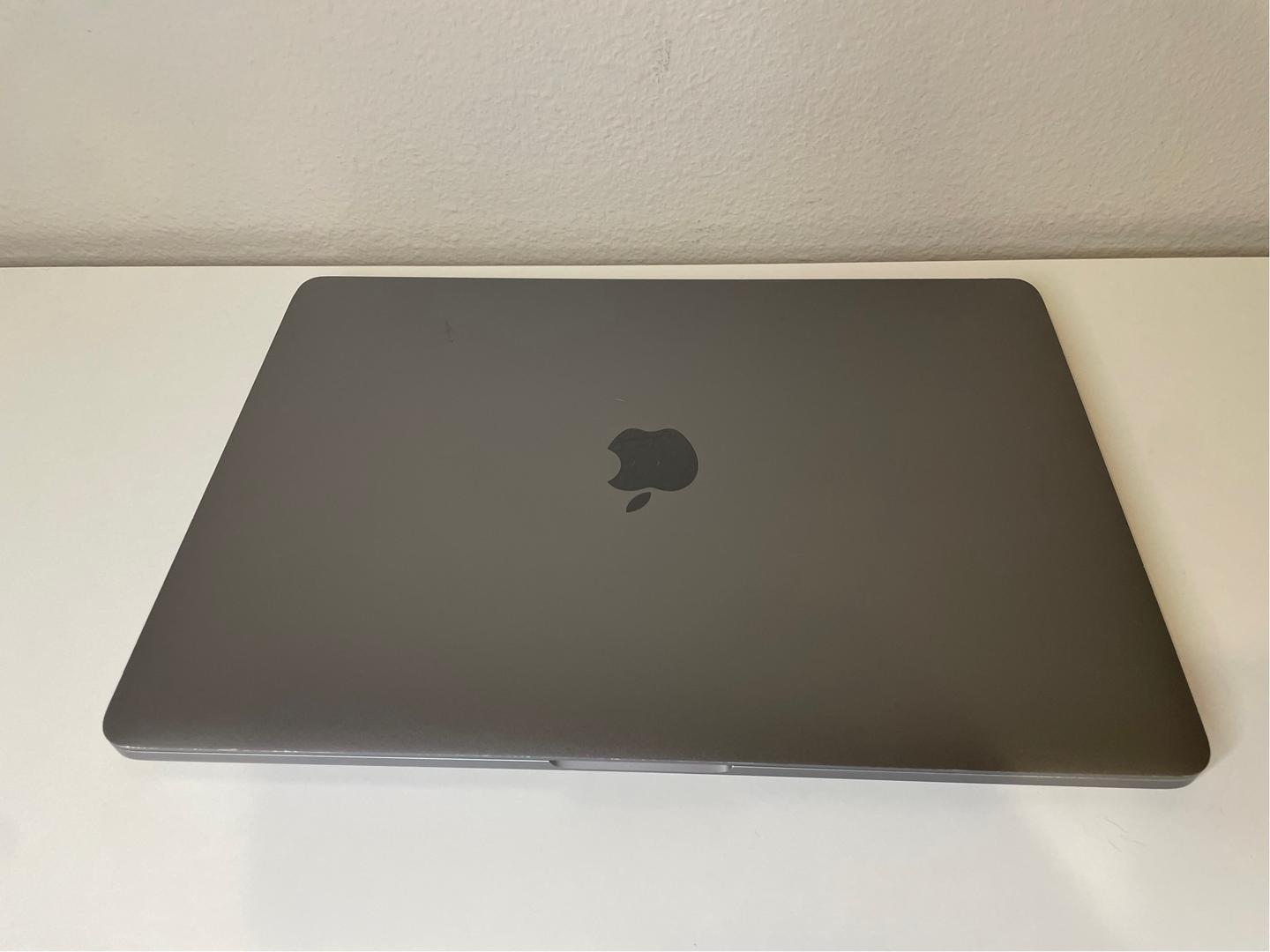 MacBook Pro 2020 - 13" - 512 GB, Gris, 8 GB, Apple M1 5