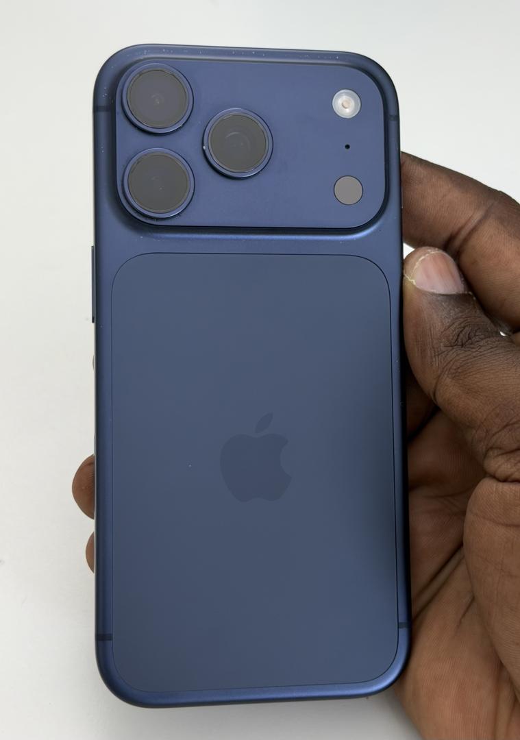 Apple iPhone 17 Pro - Spectrum, 256GB, Deep Blue, A3256