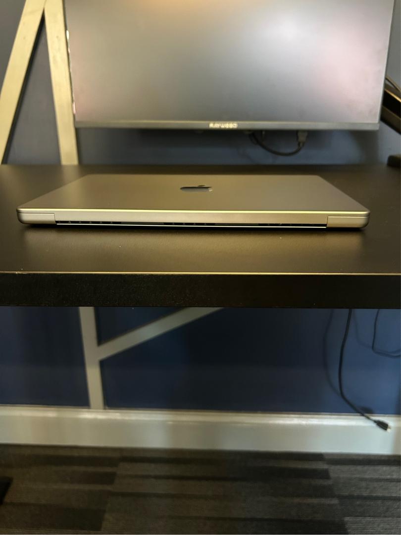 MacBook Pro 2021 - 14" - 1 TB, gris, 32 GB, Apple M1 Max 8