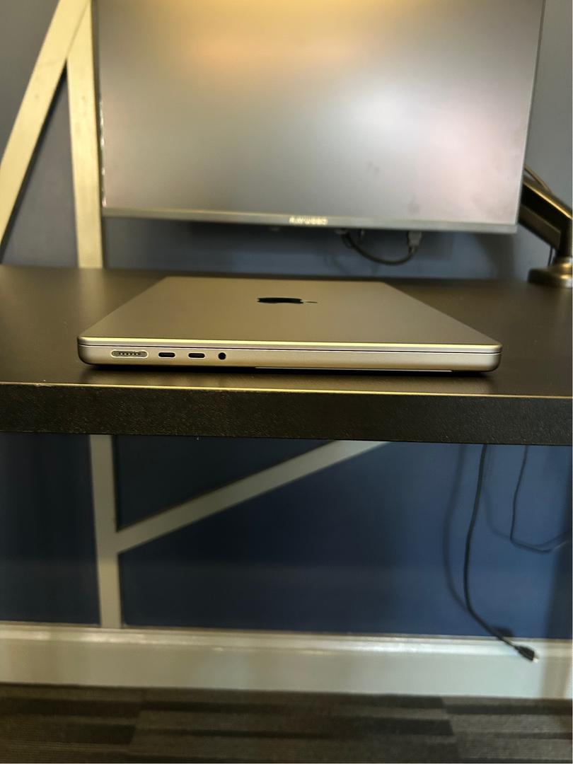 MacBook Pro 2021 - 14" - 1 TB, gris, 32 GB, Apple M1 Max 3