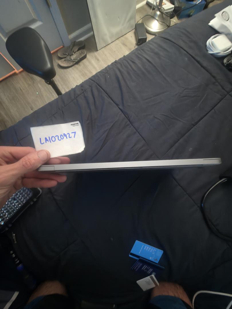 MacBook Air 2020 - 13" - 256 GB, Plata, 8 GB, Apple M1 5