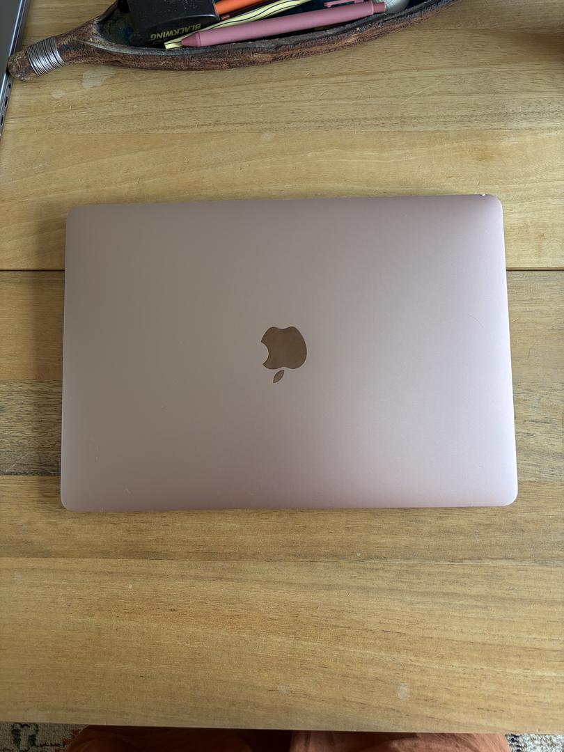 MacBook Air 2020 - 13" - 256 GB, Dorado, 8 GB, Intel Core i3 7