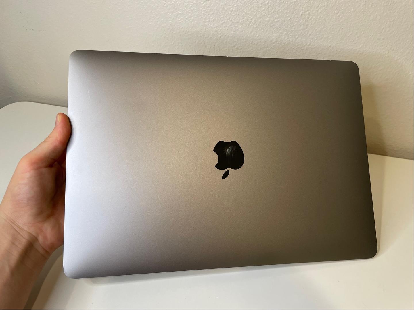 MacBook Air 2020 - 13" - 256 GB, Gris, 8 GB, Apple M1 5