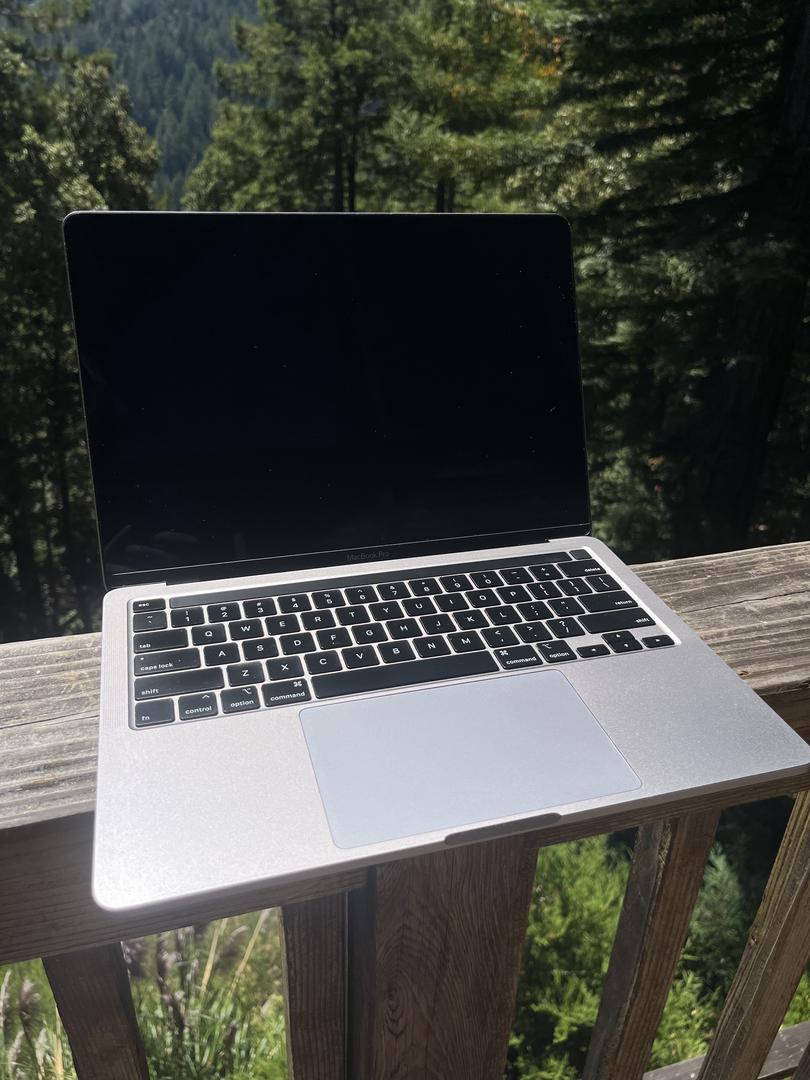 MacBook Pro 2020 - 13" - 256 GB, Plata, 8 GB, Intel Core i5 2