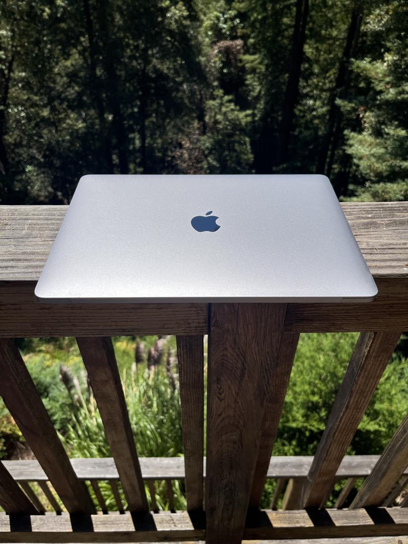 MacBook Pro 2020 - 13" - 256 GB, Plata, 8 GB, Intel Core i5 3