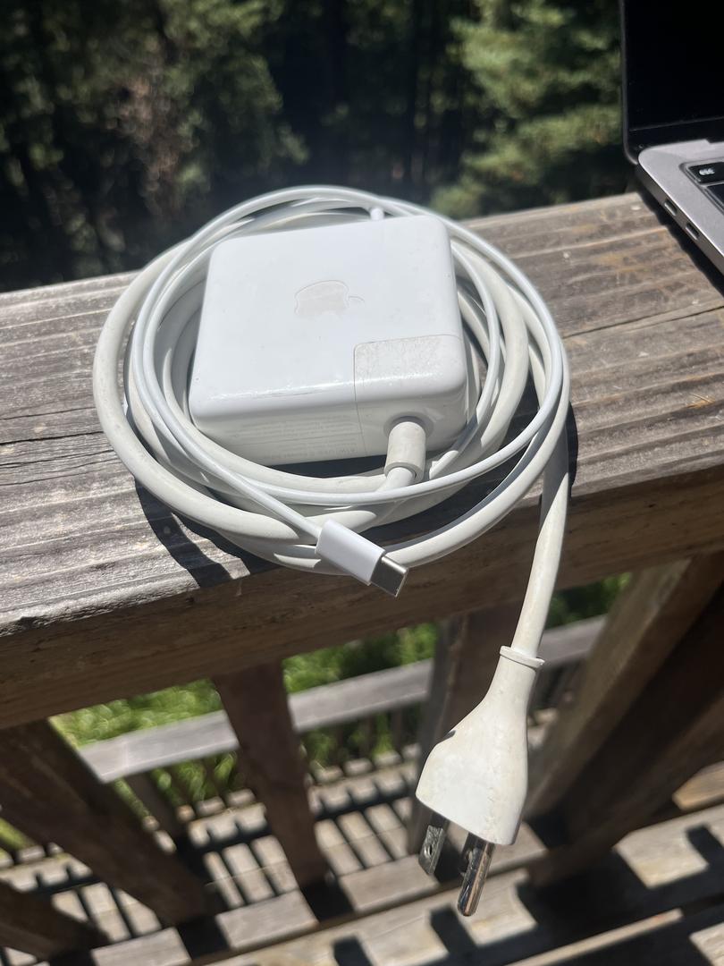 MacBook Pro 2020 - 13" - 256 GB, Plata, 8 GB, Intel Core i5 8