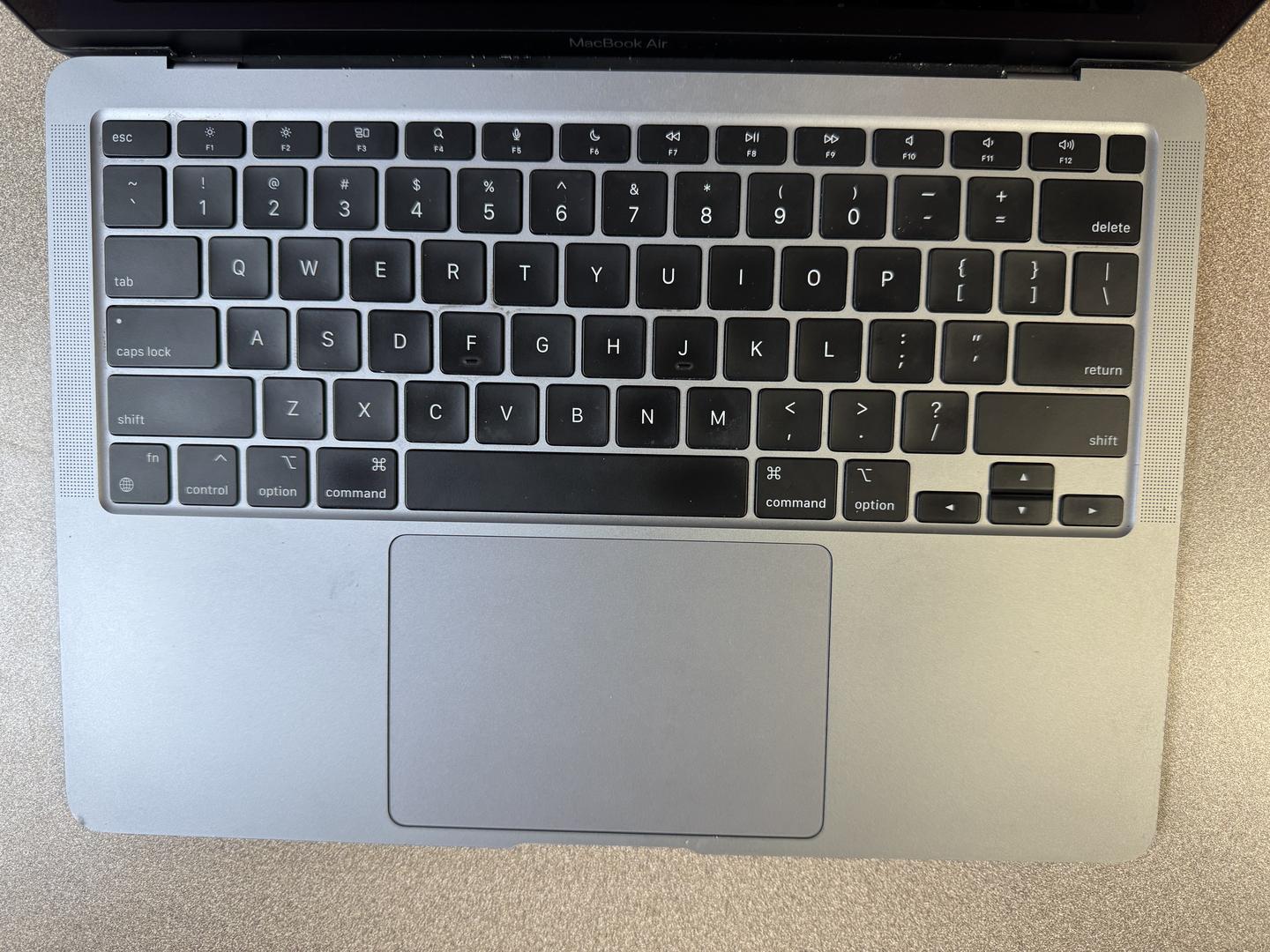 MacBook Air 2020 - 13" - 256 GB, Gris, 8 GB, Apple M1 3