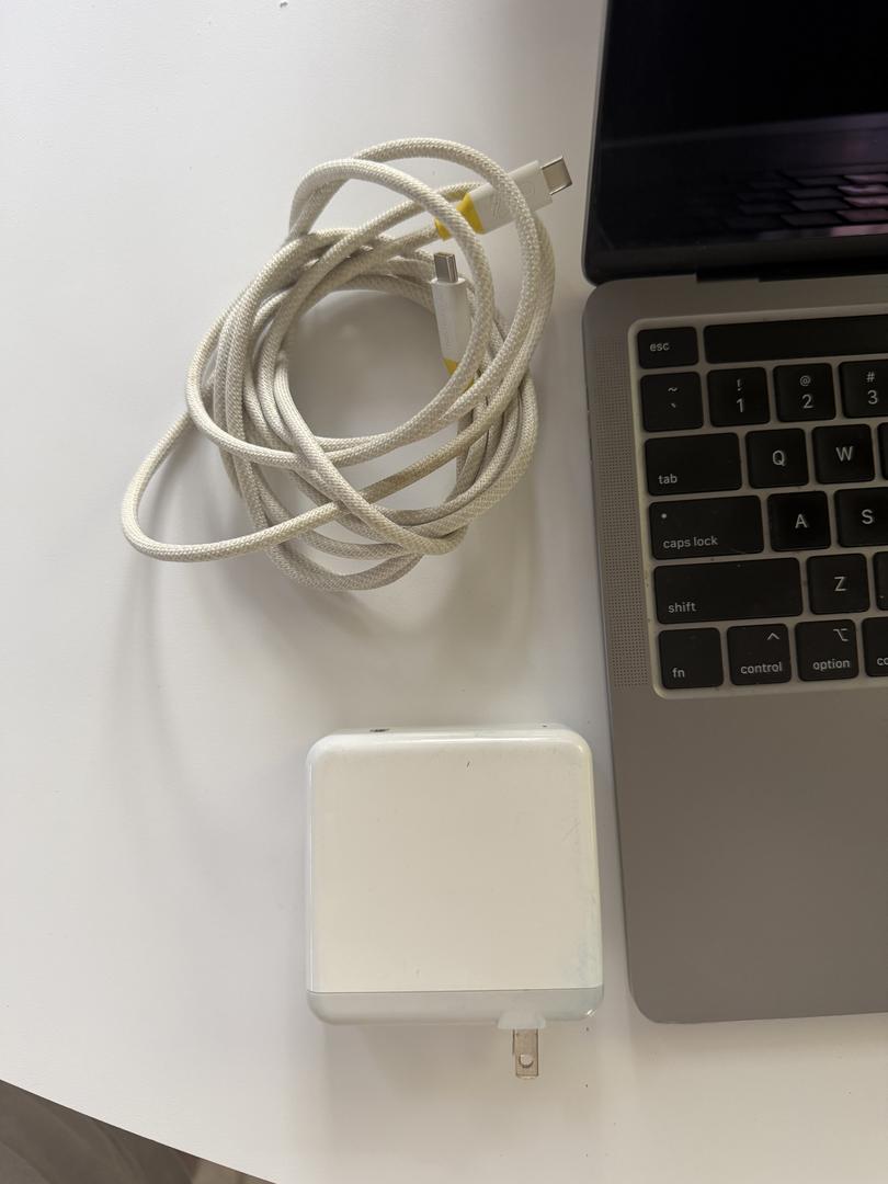 MacBook Pro 2020 - 13" - 512 GB, gris, 16 GB, Intel Core i5 7