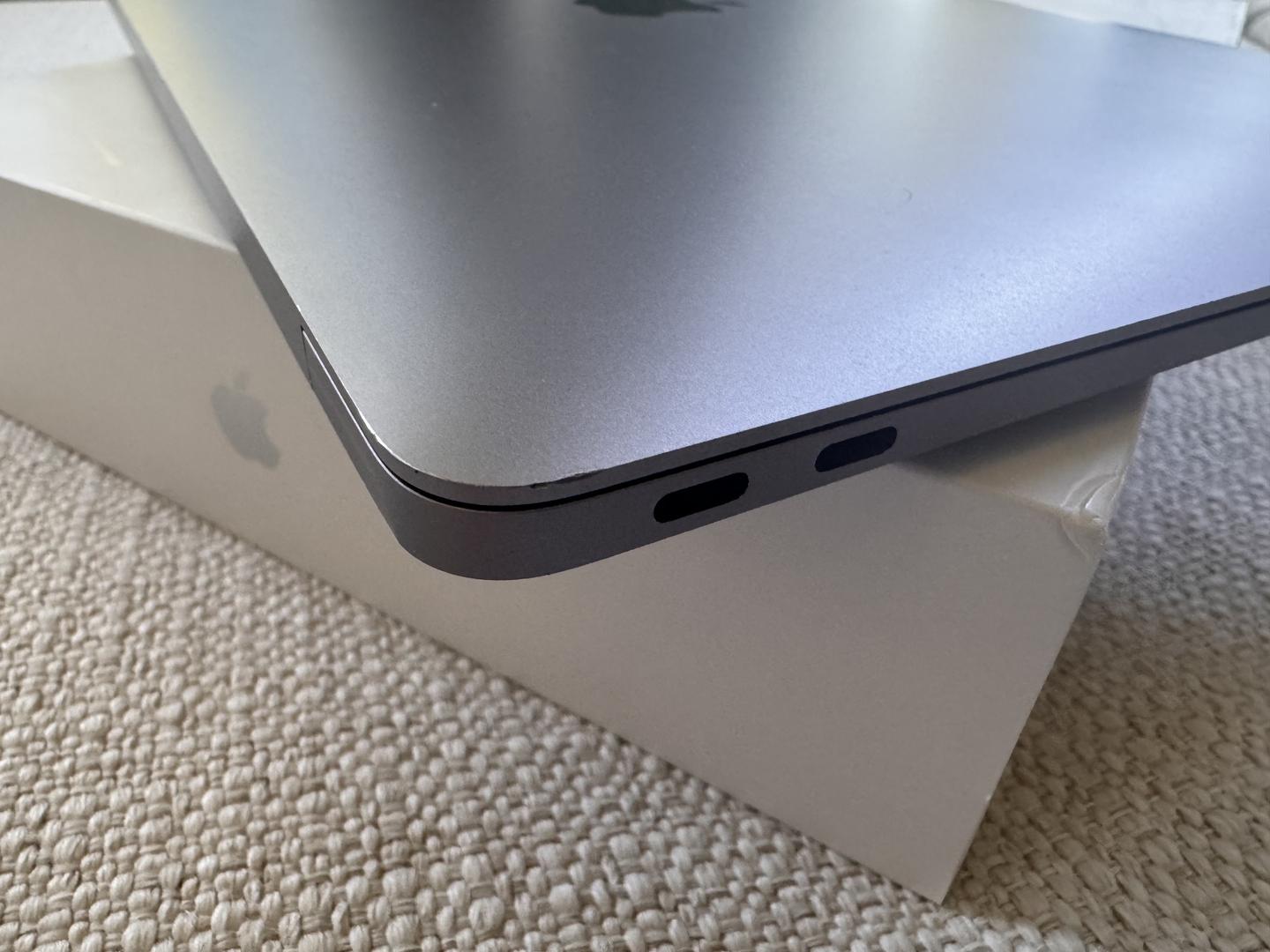 MacBook Air 2020 - 13" - 1 TB, Plata, 16 GB, Apple M1 6