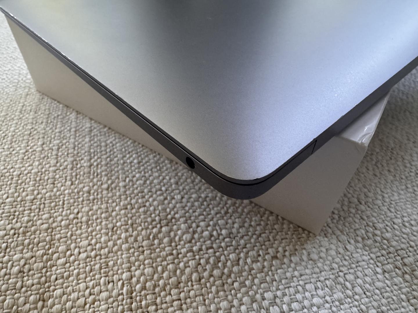 MacBook Air 2020 - 13" - 1 TB, Plata, 16 GB, Apple M1 7