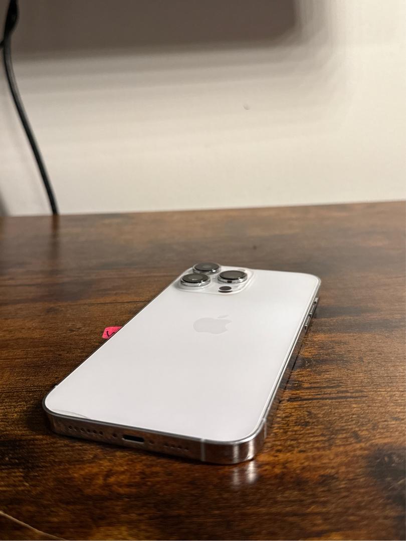 Apple iPhone 14 Pro Max - AT&T, 512GB, Silver, A2651 - LAJM63874