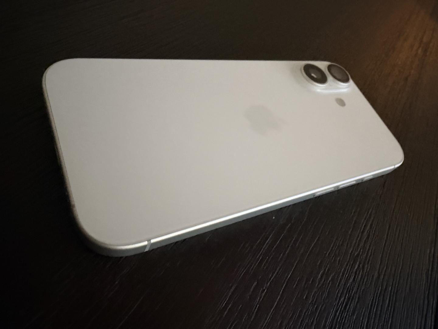 Apple iPhone 17 - AT&T, 256GB, White, A3258 - LAJQ16100 - Swappa