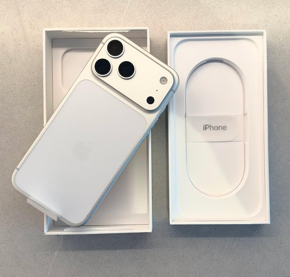 Apple iPhone 17 Pro Max - Unlocked, 256GB, Silver, A3257
