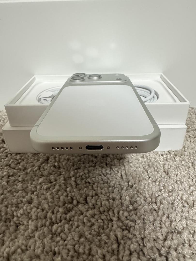 Apple iPhone 17 Pro - Unlocked, 256GB, Silver, A3256 - LAKJ86607
