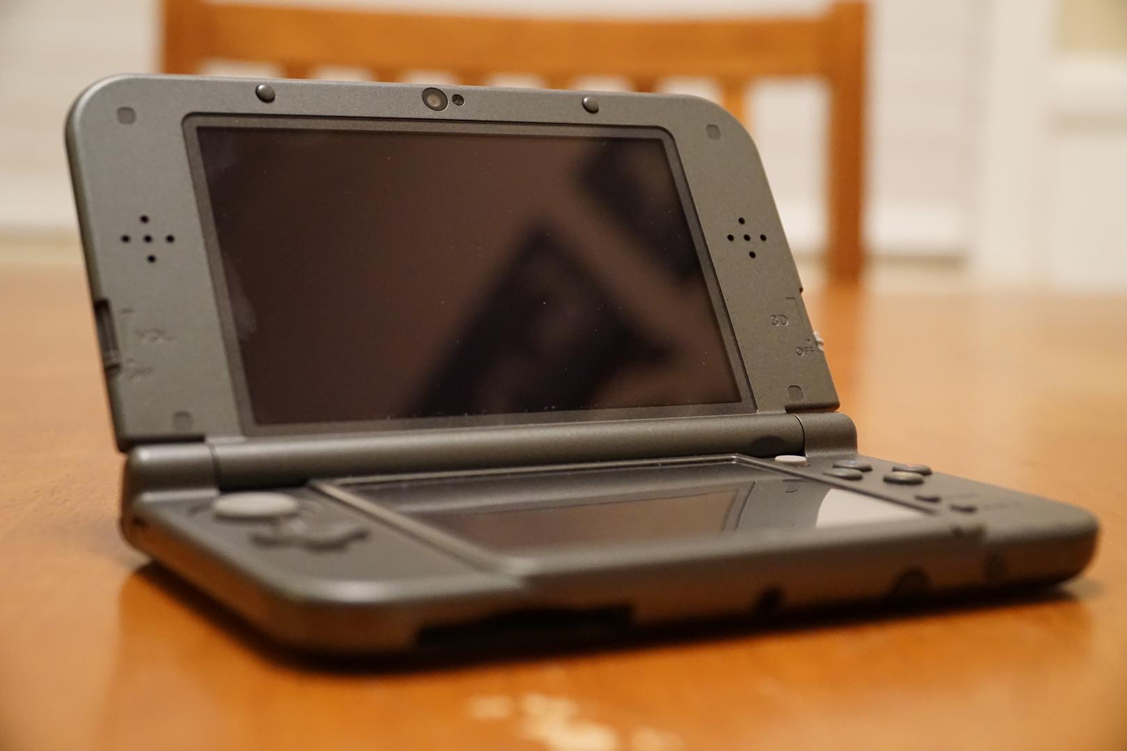 New Nintendo 3DS XL Black, 1GB LQMW38005 Swappa