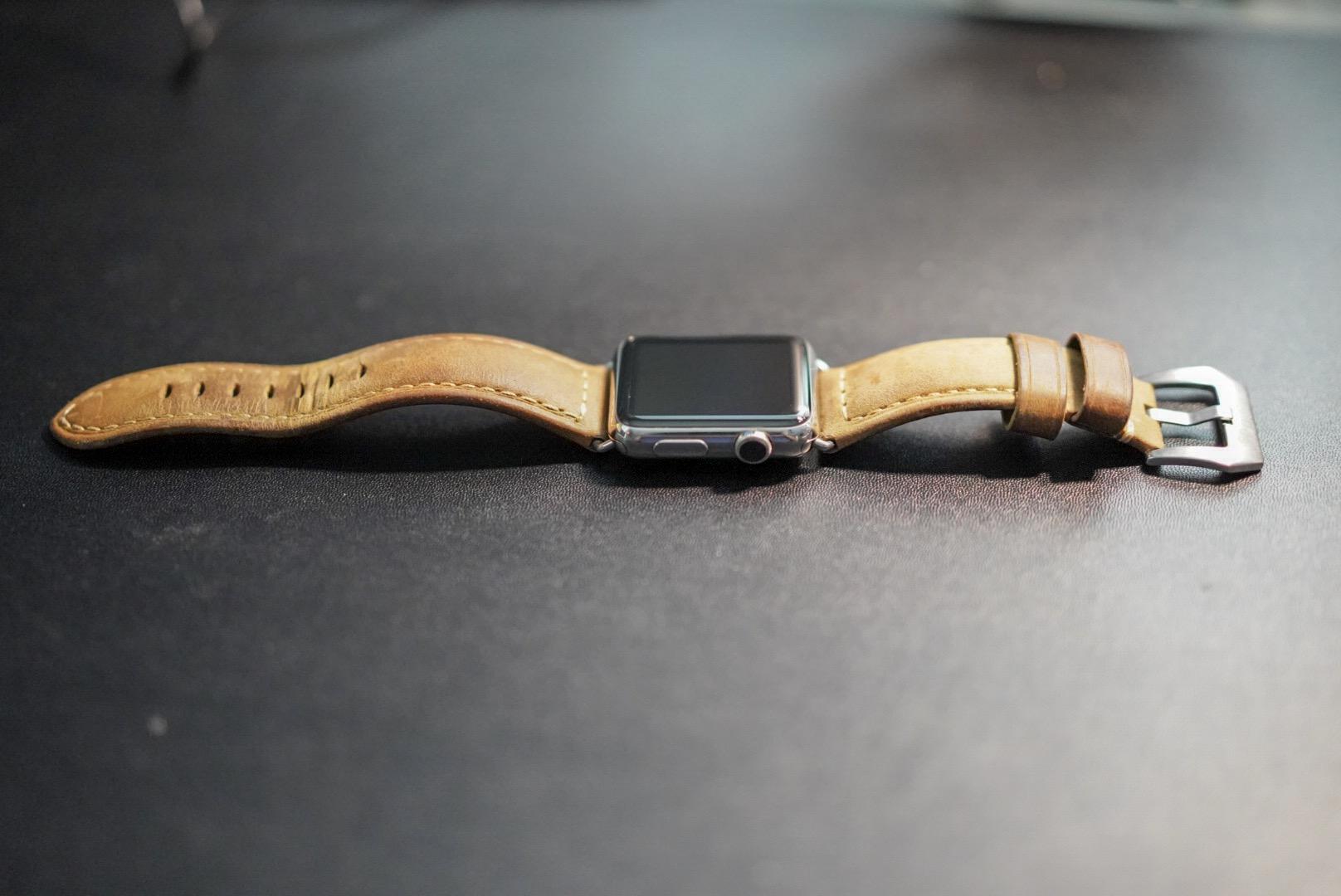 Apple Watch 1st Gen 42mm [A1554], Stainless Steel - Silver, 8 GB - LRKG14882 - Swappa