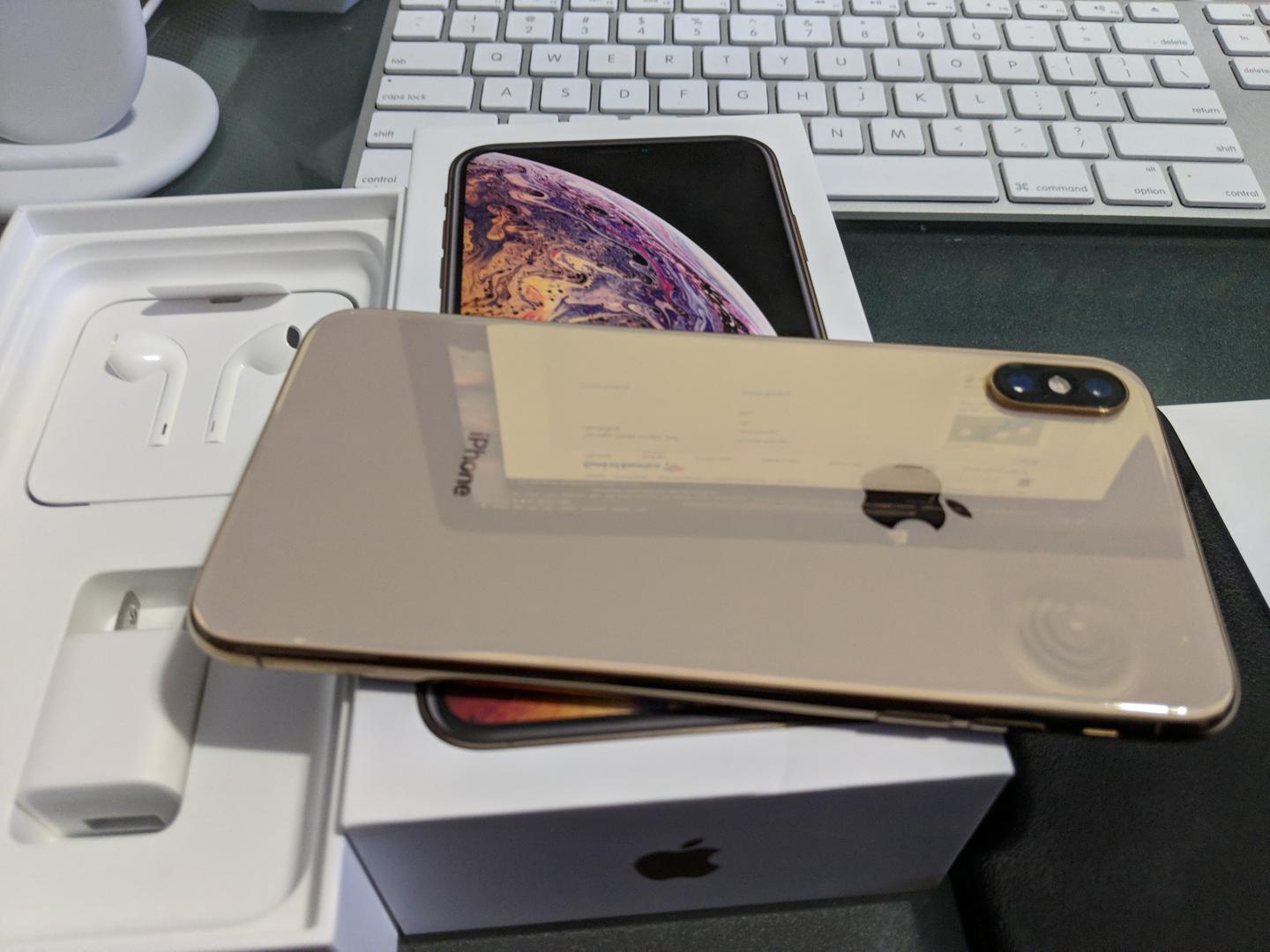 Apple iPhone Xs Max Verizon, Gold, 256GB, A1921 LRLW49117 Swappa