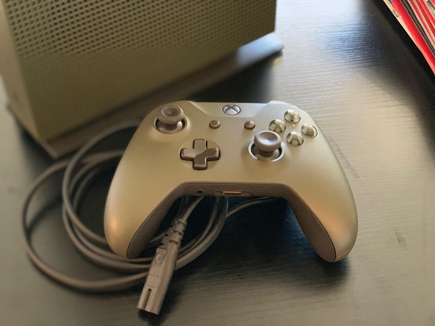 Xbox One S (2016) Green, 1TB LRMQ75514 Swappa