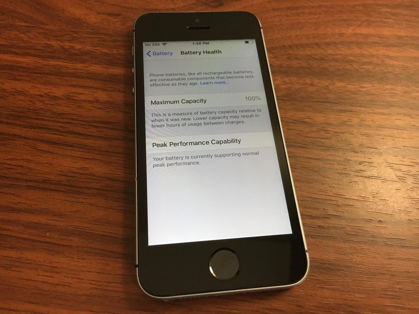 Apple iPhone SE 1st Gen 2016 - AT&T, Grey, 32GB, A1662 - LRNM49539 - Swappa