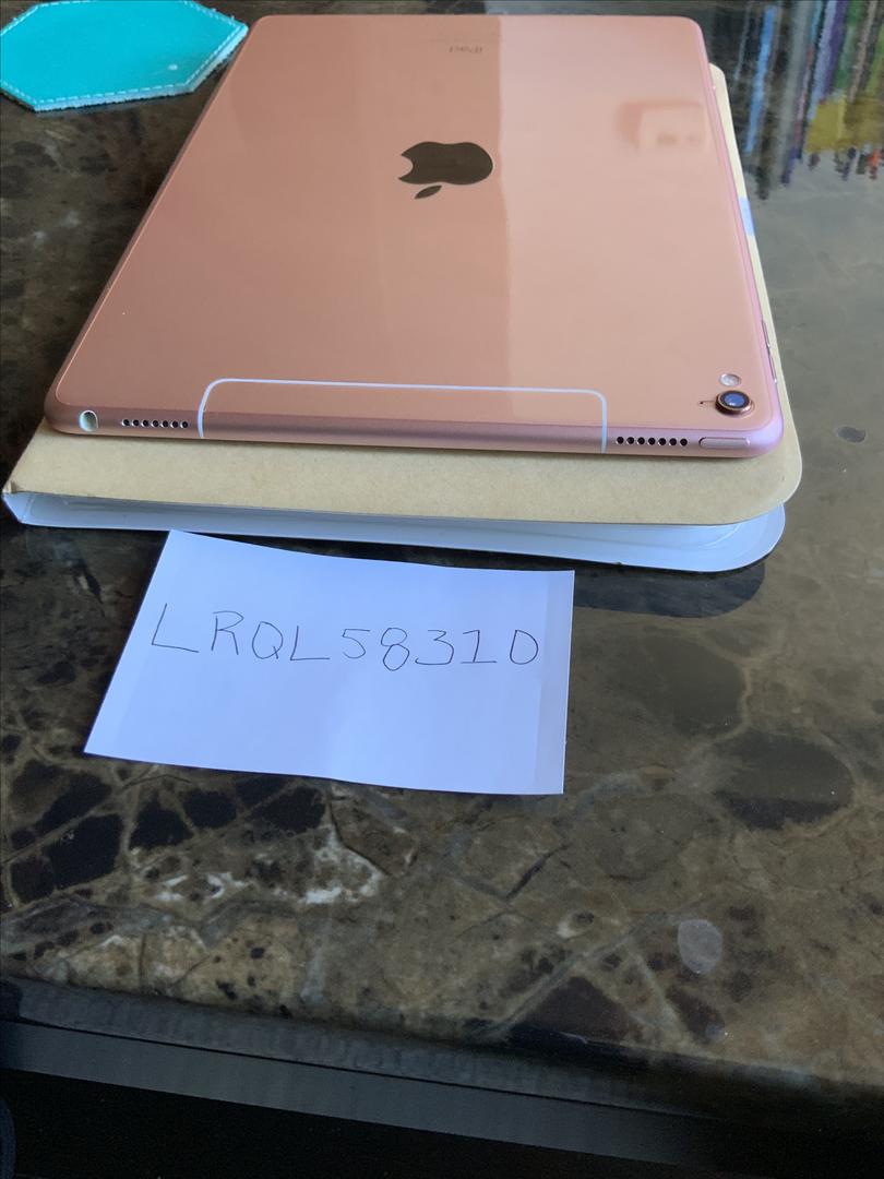 Apple iPad Pro 9.7" Unlocked, Rose Gold, 256GB, A1674 LRQL58310