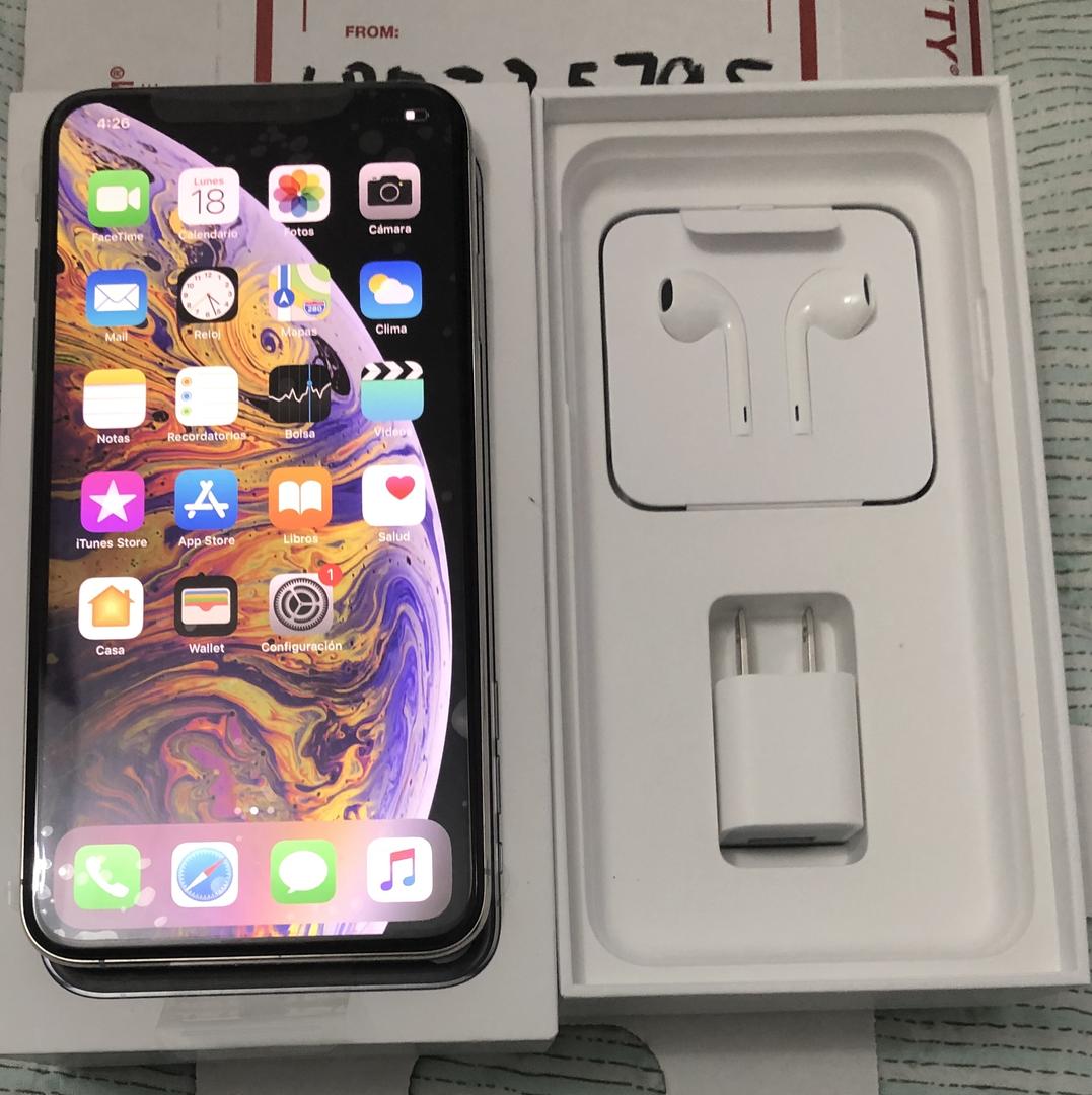 Apple iPhone Xs Max Unlocked NonUS, Silver, 256GB, A2101 LRQZ25795