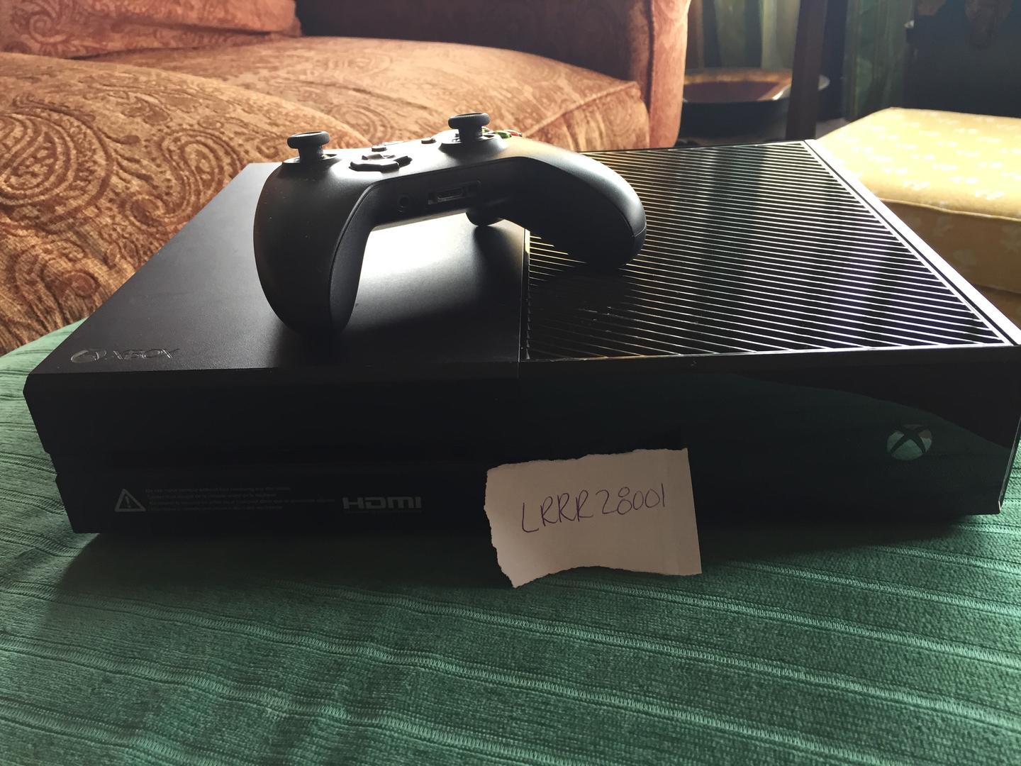 Xbox One (2013) Black, 500GB LRRR28001 Swappa