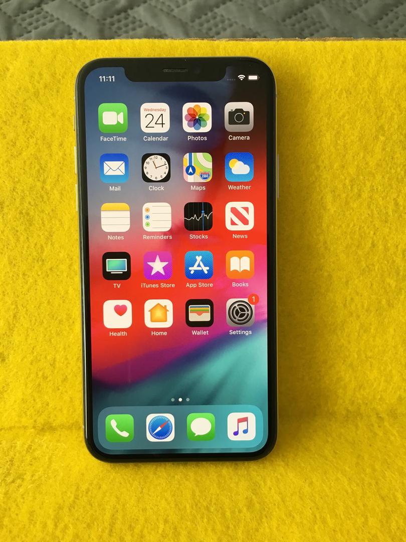Apple iPhone X Unlocked, Silver, 256GB, A1865 LRTK14999 Swappa