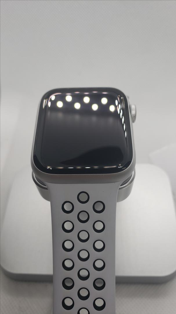 Apple Watch Series 4 44mm (Unlocked) [A1976 - Cellular], Nike - Silver