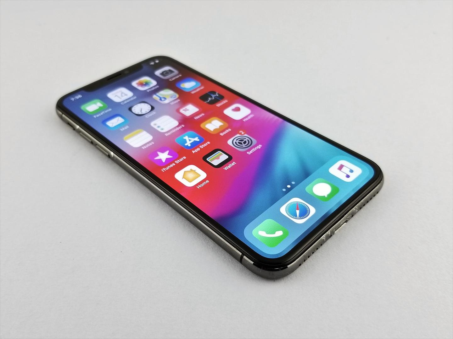 Apple iPhone X Unlocked, Gray, 64GB, A1865 LRUK12462 Swappa