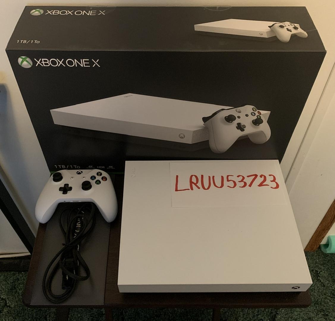 Xbox One X (2017) White, Standard LRUU53723 Swappa