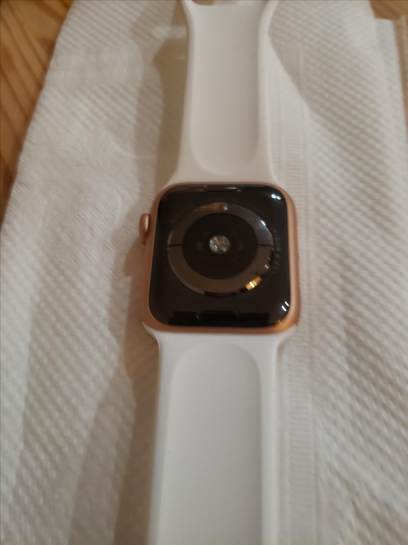 Apple Watch Series 4 40mm [A1977 - GPS Only], Aluminum - Gold - LRVN47582 - Swappa