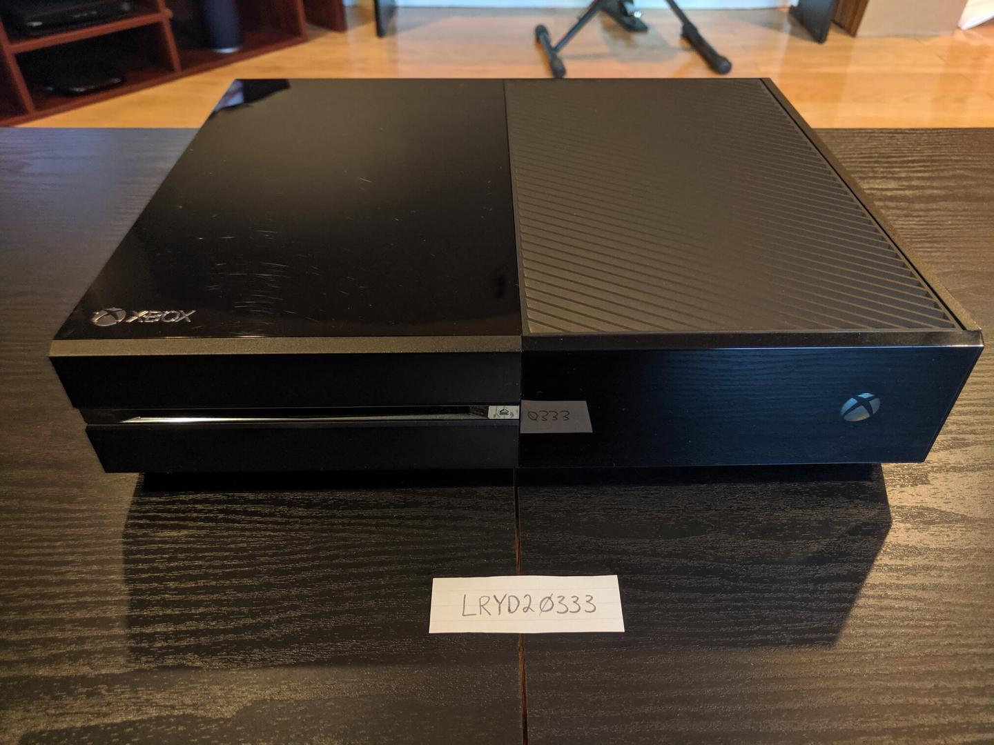 Xbox One (2013) Black, 500GB LRYD20333 Swappa