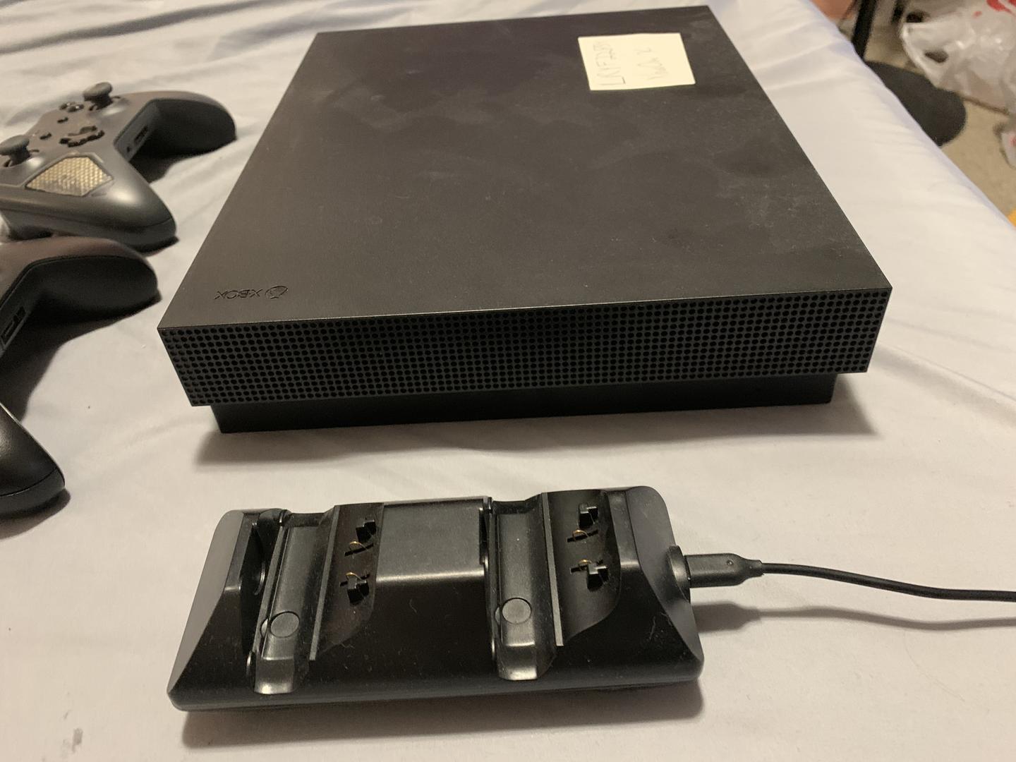Xbox One X (2017) Black, Standard in Atlanta LRYF22854 Swappa