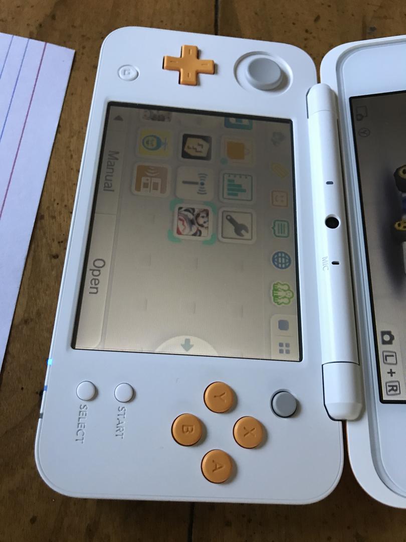 New Nintendo 2DS XL White & Orange, 1GB LRZJ76582 Swappa