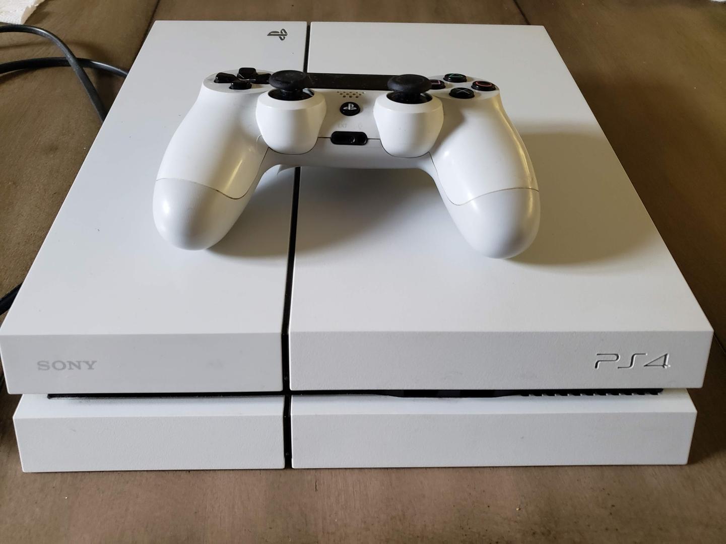 PlayStation 4 White, 500GB, Standard LTMC23925 Swappa