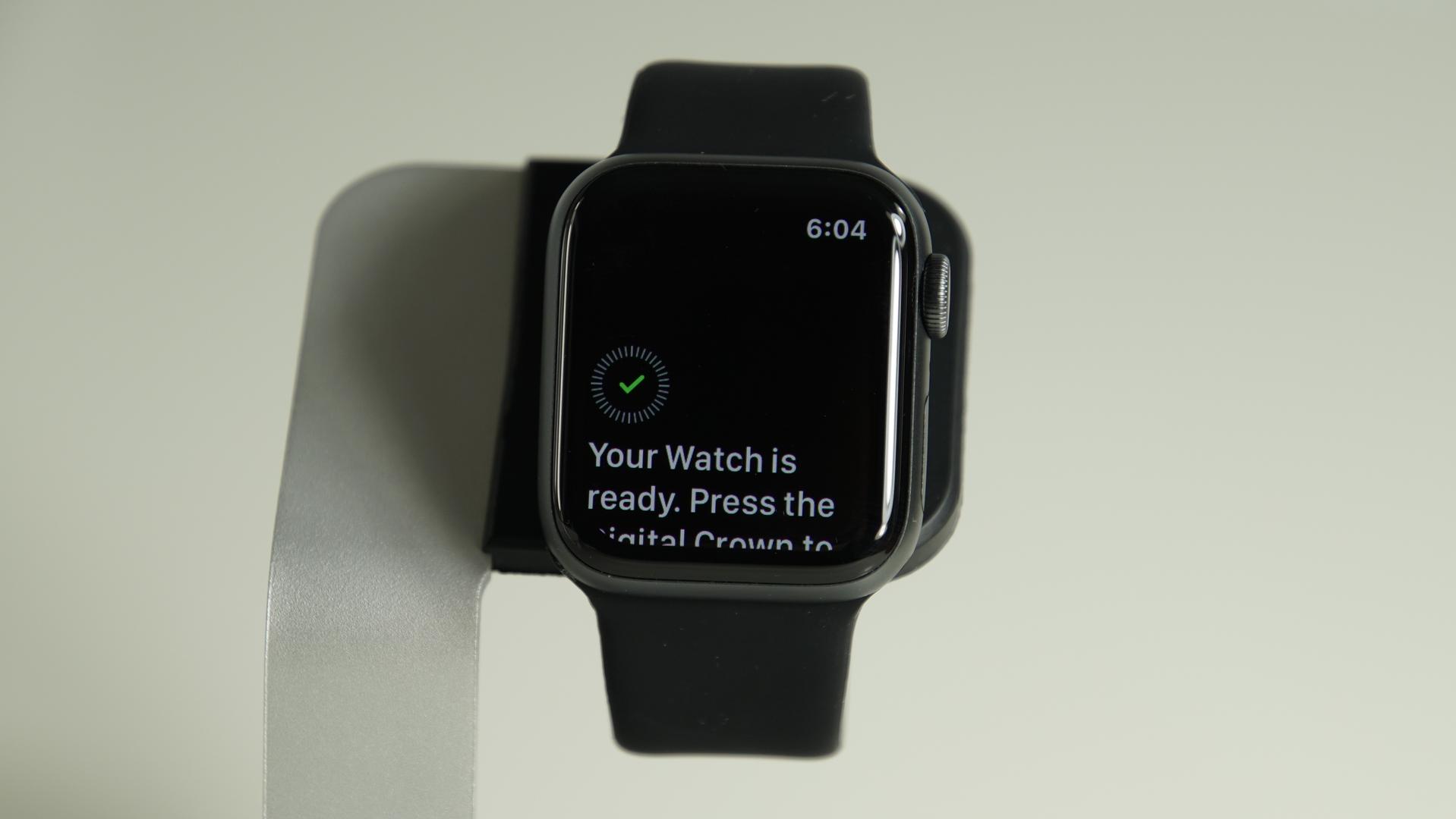 Apple Watch Series 4 40mm [A1977 GPS Only], Aluminum