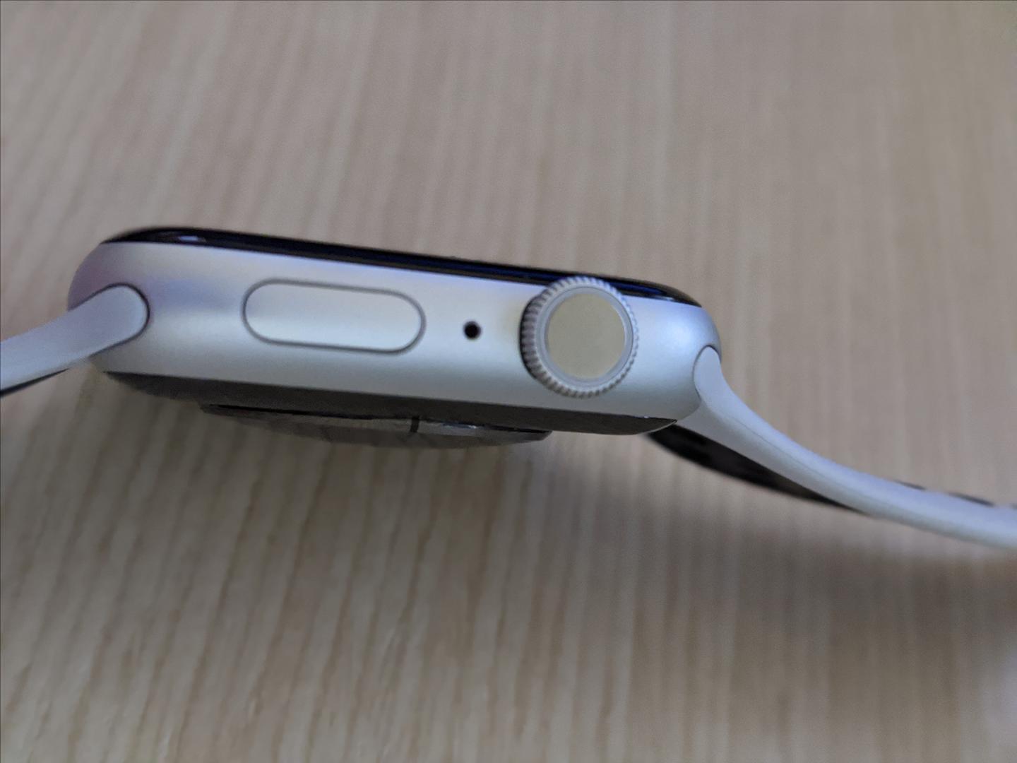 Apple Watch Series 5 44mm [A2093 GPS Only], Nike Silver