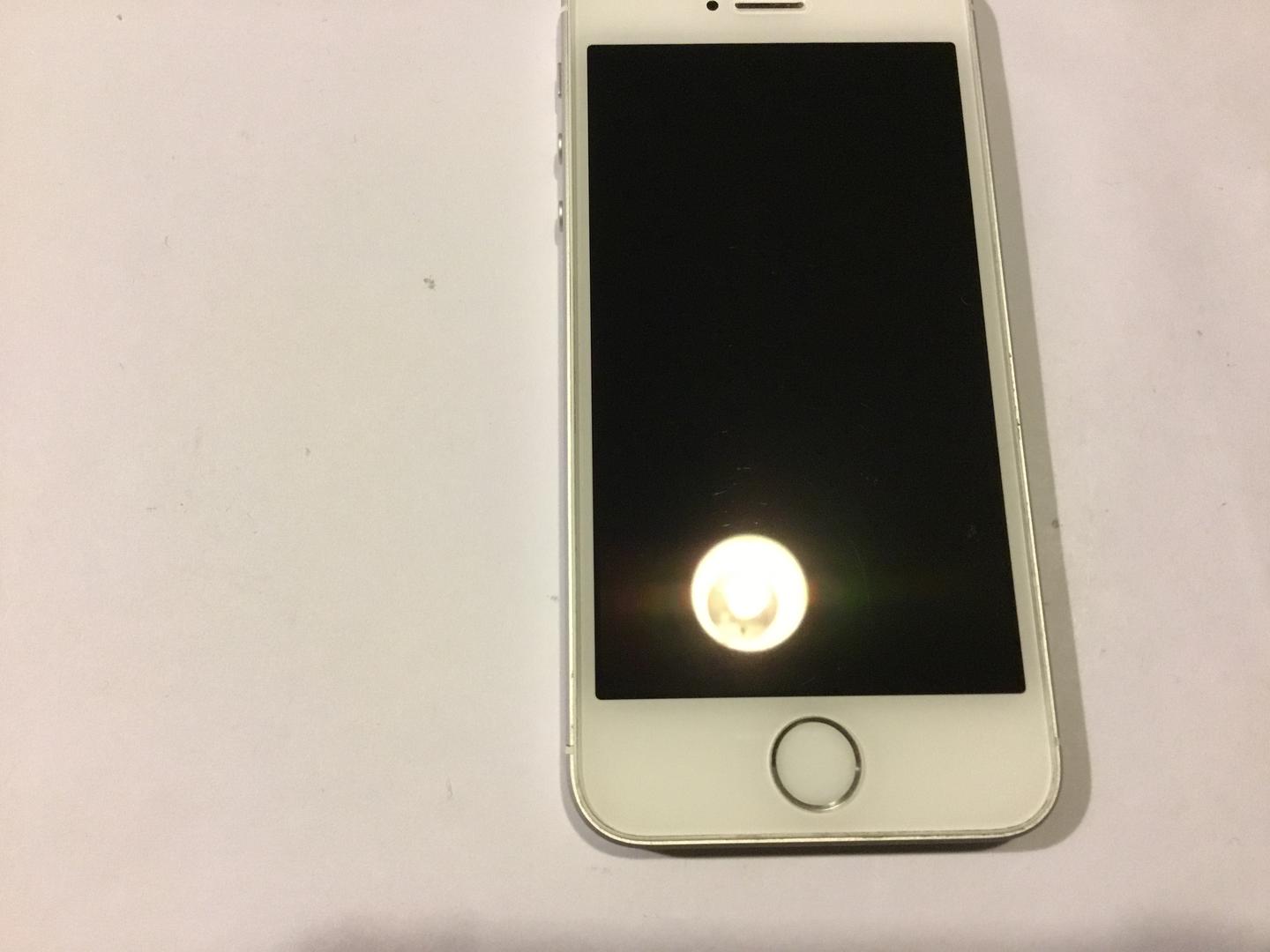 Apple iPhone SE 1st Gen 2016 Xfinity, Silver, 32GB, A1662 LUCW30881 Swappa