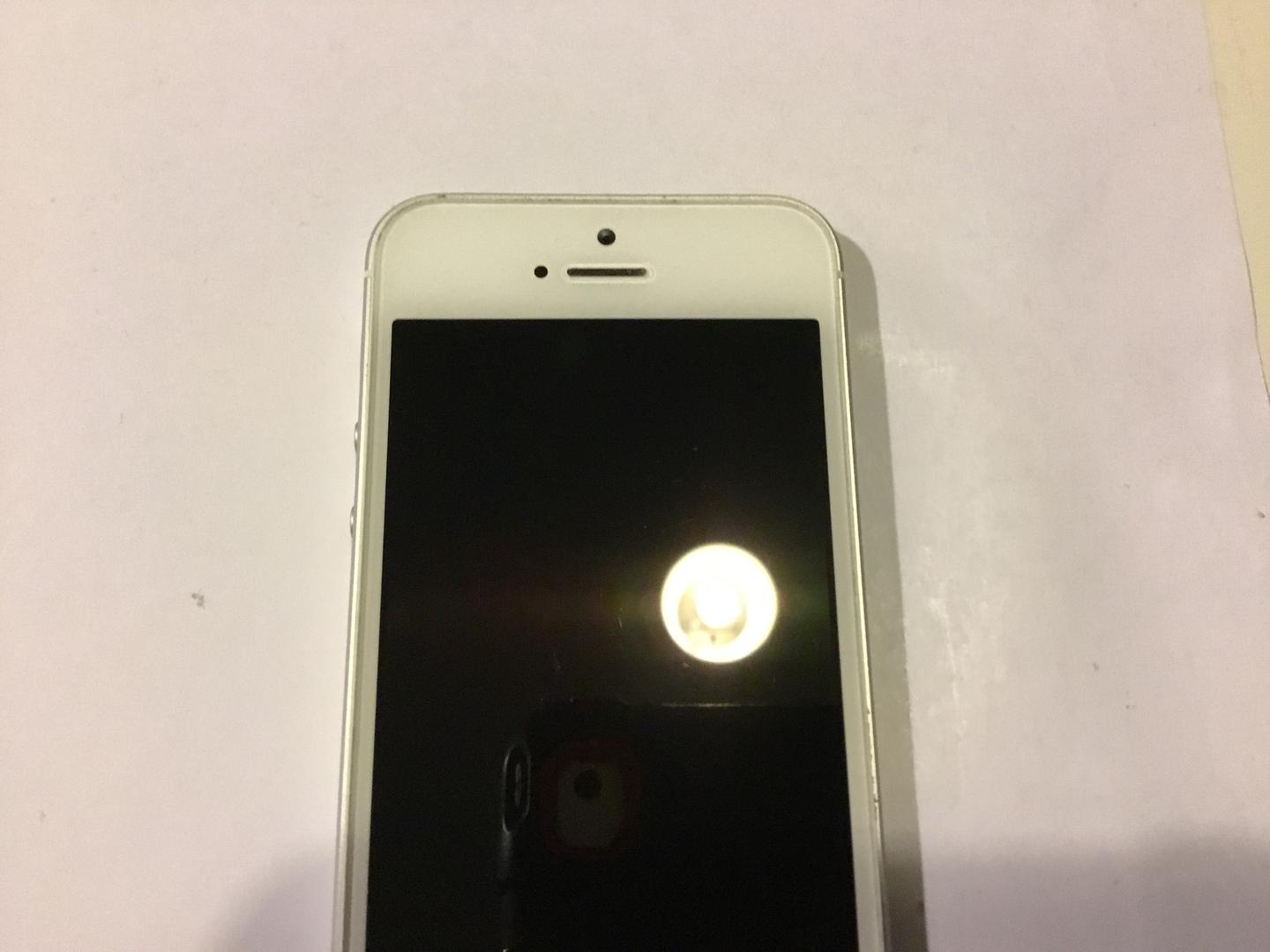 Apple iPhone SE 1st Gen 2016 Xfinity, Silver, 32GB, A1662 LUCW30881 Swappa