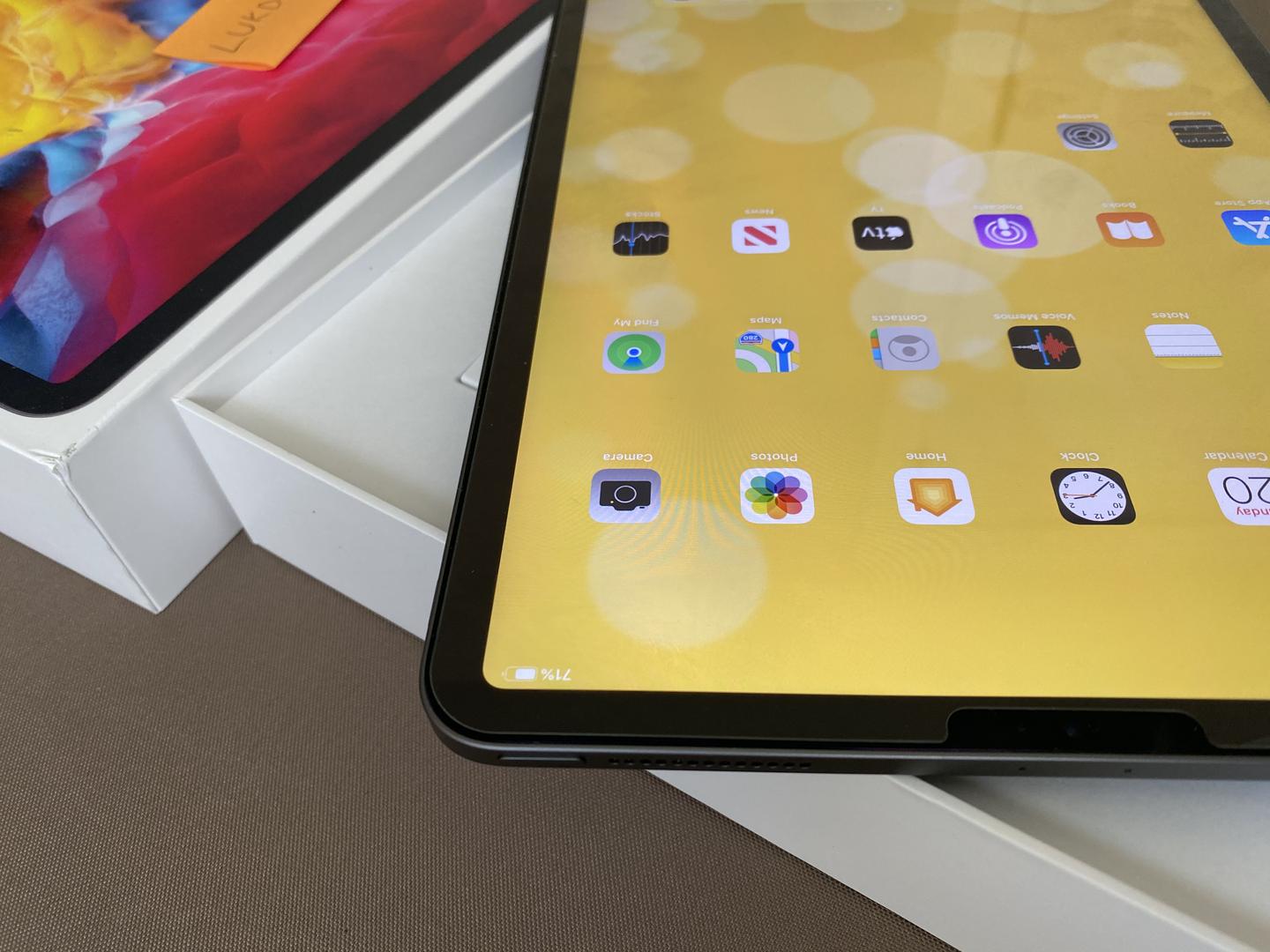 Apple iPad Pro 11" 2nd Gen 2020 WiFi, Gray, 128GB, A2228 LUKD74413