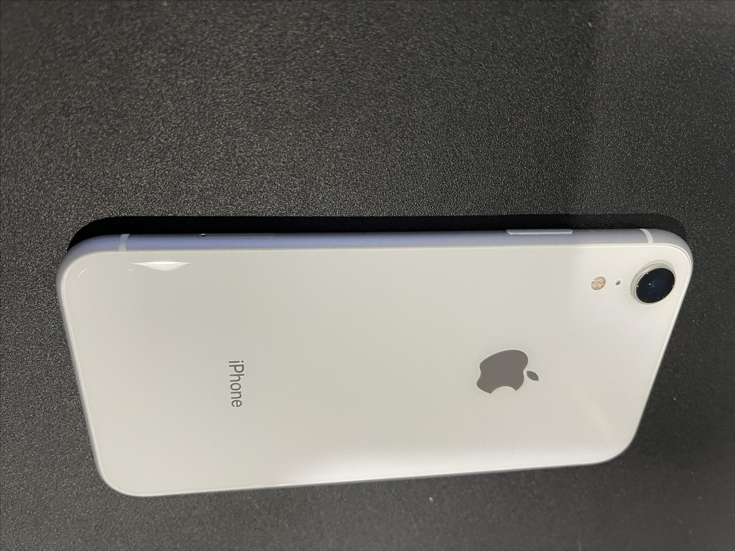 Apple iPhone Xr Unlocked, White, 256GB, A1984 LUMK91004 Swappa