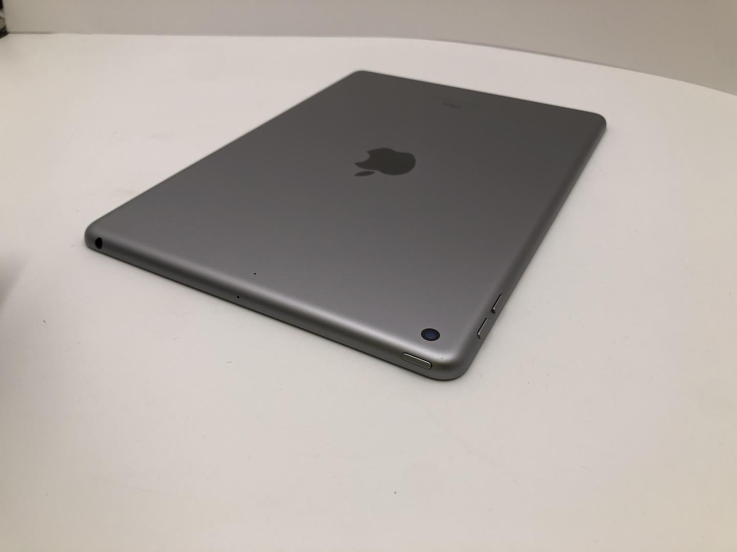 Apple IPad 5th Gen Wi Fi Gray 32GB A1822 LVAO11700 Swappa apple-ipad-5th-gen-wi-fi-gray-32gb-a1822-lvao11700-swappa