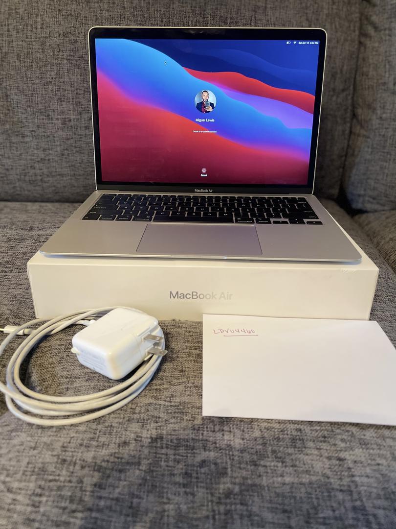 MacBook Air 2020 13" Apple M1, Silver, 256GB, 8GB LVDV04460 Swappa