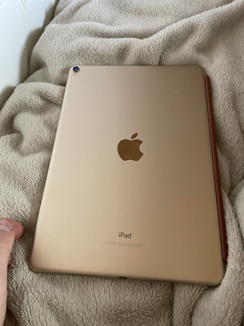 Apple iPad Pro 10.5" WiFi, Rose Gold, 64GB LVEW27479 Swappa