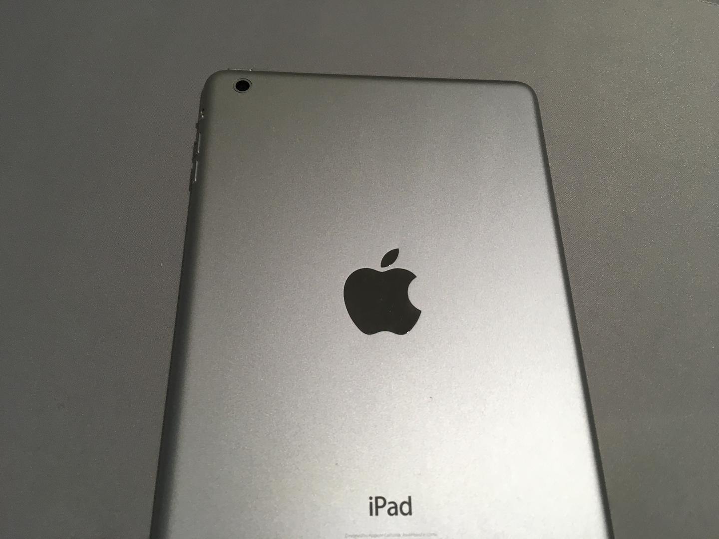 Apple iPad Mini, color White