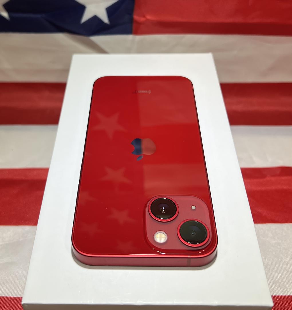 Apple iPhone 13, color Red