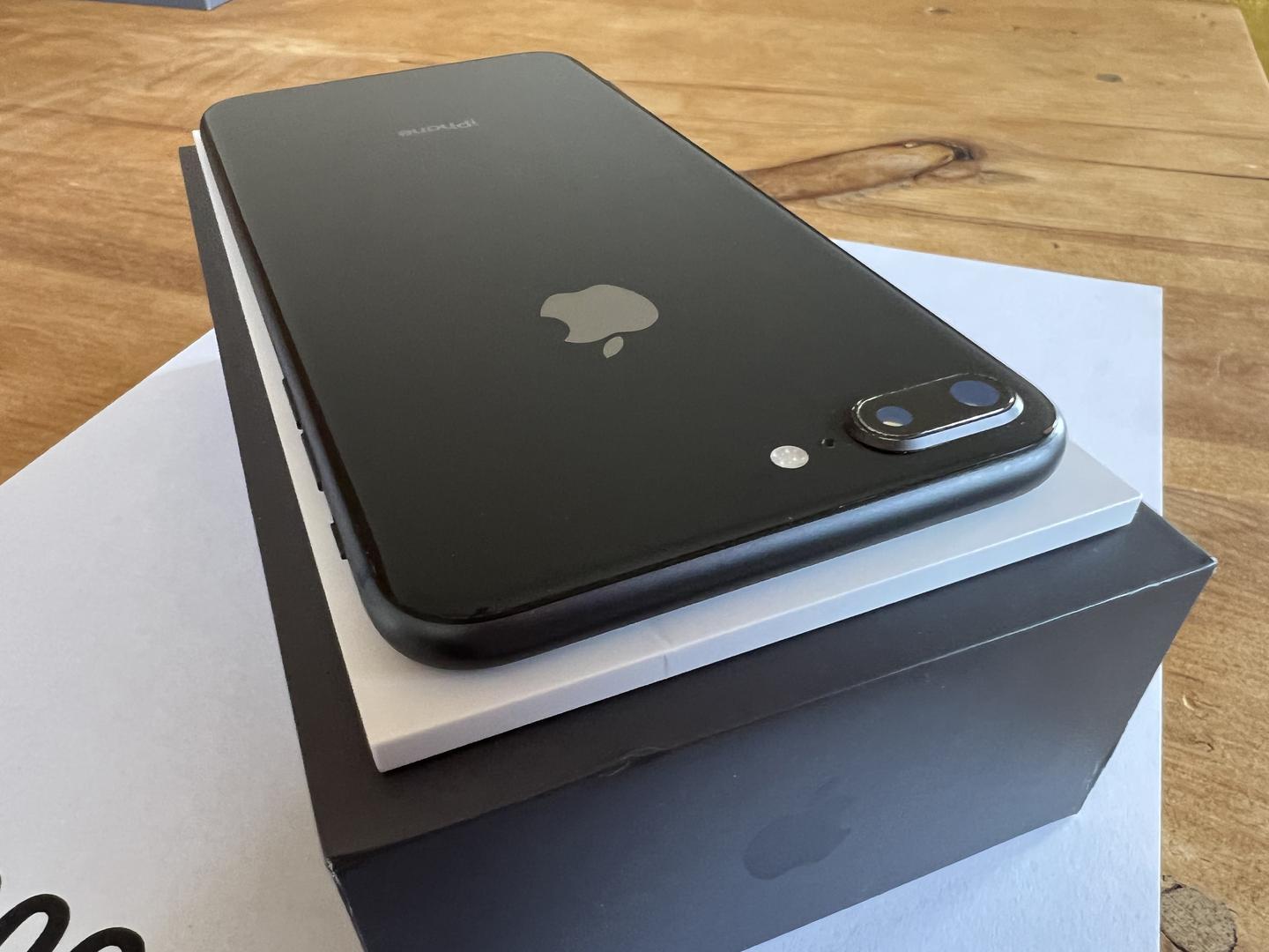 Apple iPhone 8 Plus, color Gray